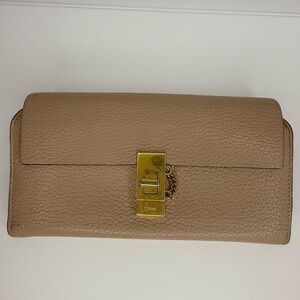 Auth Chloé Drew Leather Wallet with Gold Twist Lock - EUC